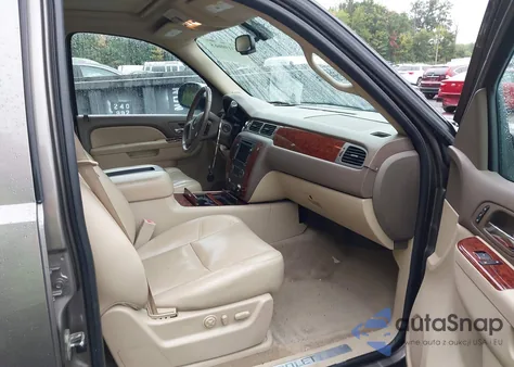 2011 Chevrolet Tahoe Ltz z USA, uszkodzony, nr VIN 1GNSKCE03BR230179